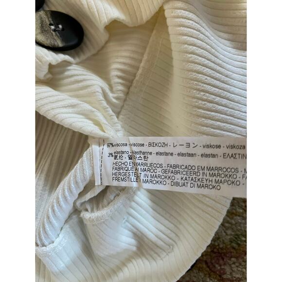 Zara Ribbed Cropped Short Sleeve Fitted T Shirt with Buttons - Picture 4 of 9